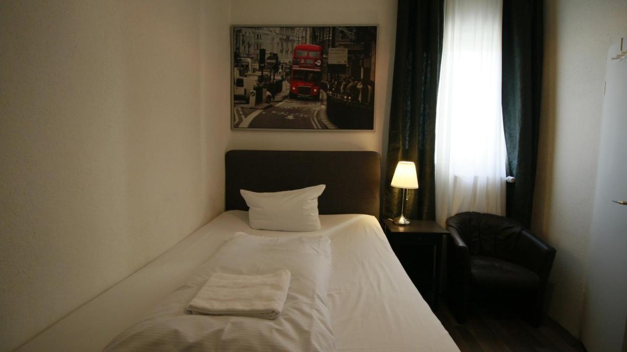 Hotel Bee Fang Хамбург Екстериор снимка